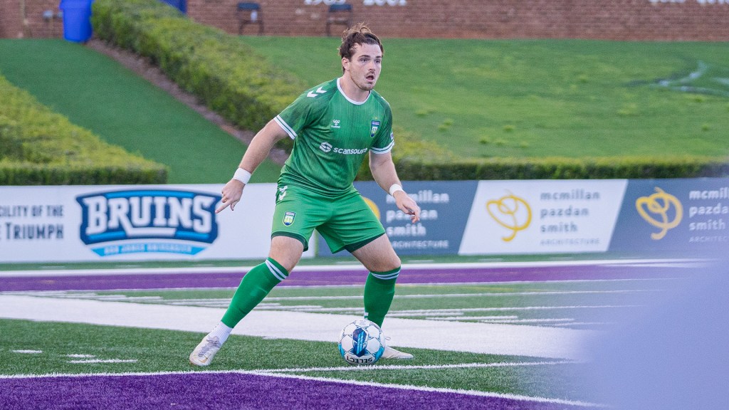 Jamie Smith's goal in final minutes as Triumph draws Lexington 1-1.